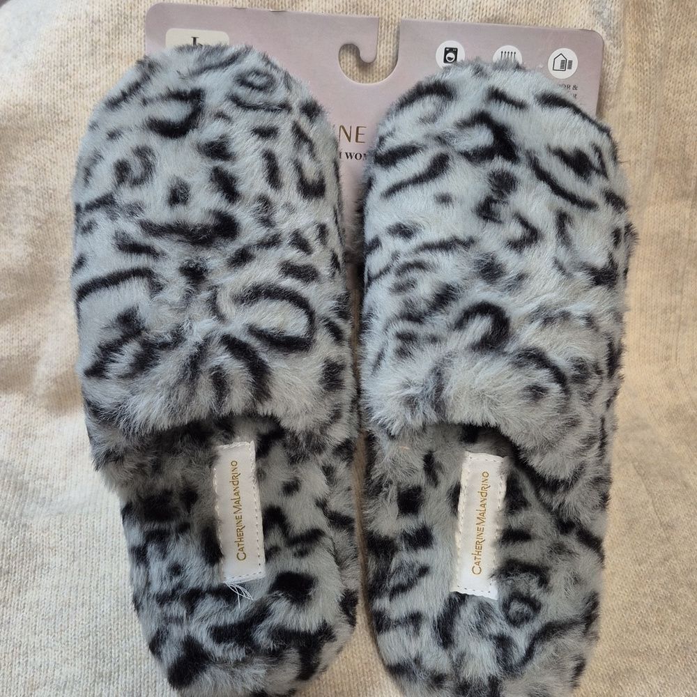 Catherine Malandrino Large 9-10 Grey Animal Print Slippers - New